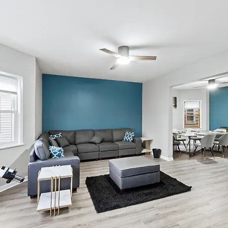 Urban Duplex Nwr Nyc Games Villa